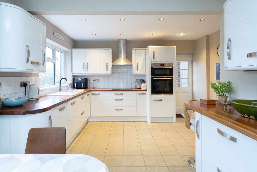 Property photo 2 of 17 Dsc03348