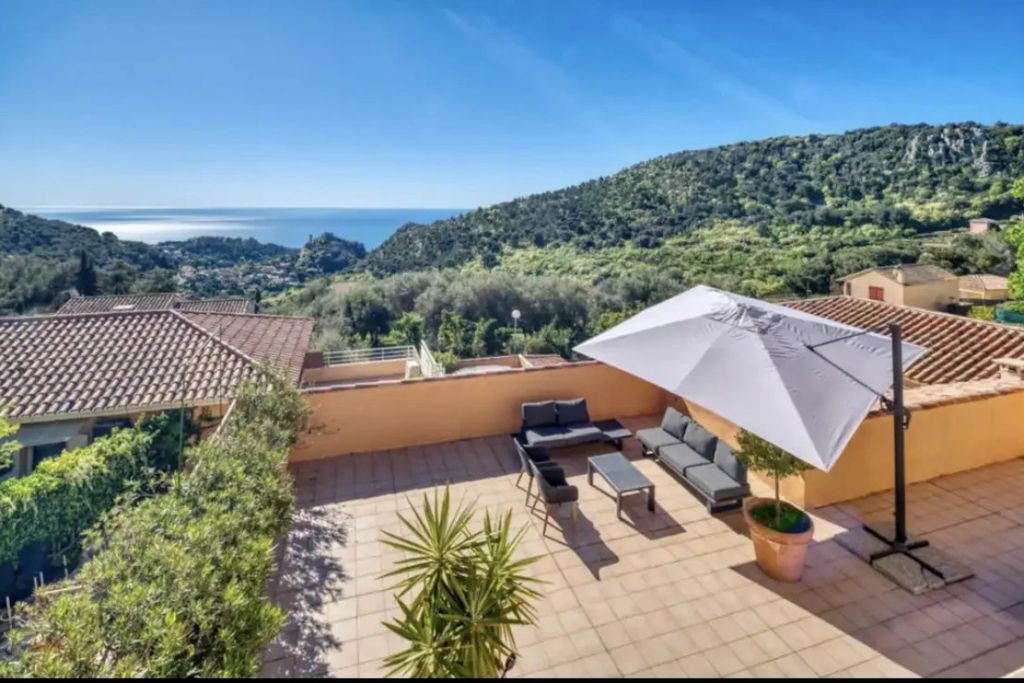 Property photo 2 of 28