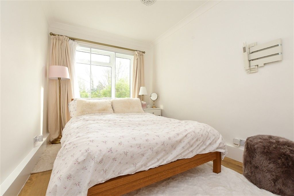 Property photo 2 of 10 Bedroom 1