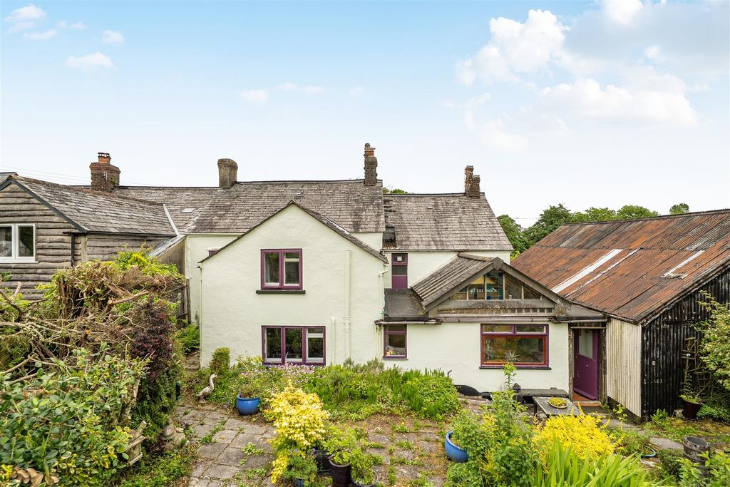 Property photo 3 of 39