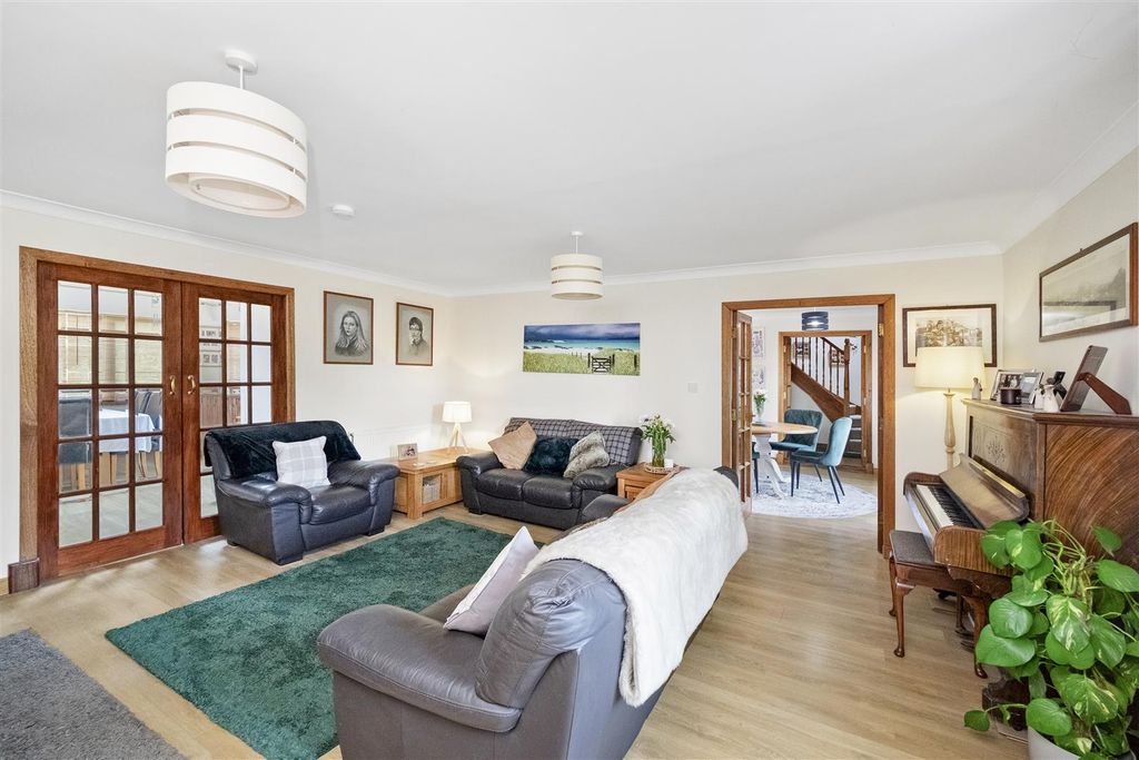 Property photo 3 of 48