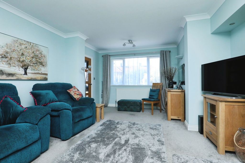 Property photo 3 of 17 Photo