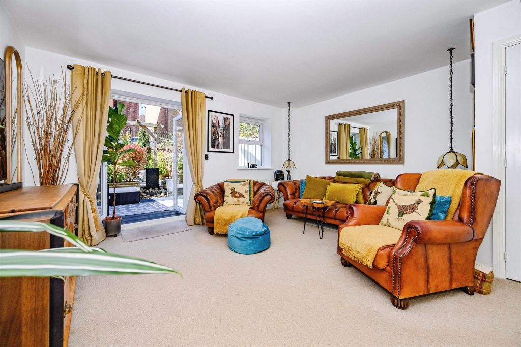 Property photo 2 of 20