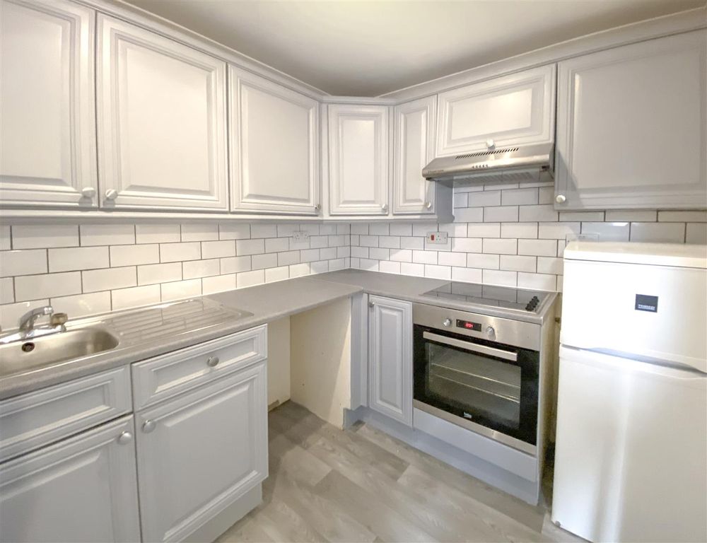 Property photo 2 of 16 Kitchen