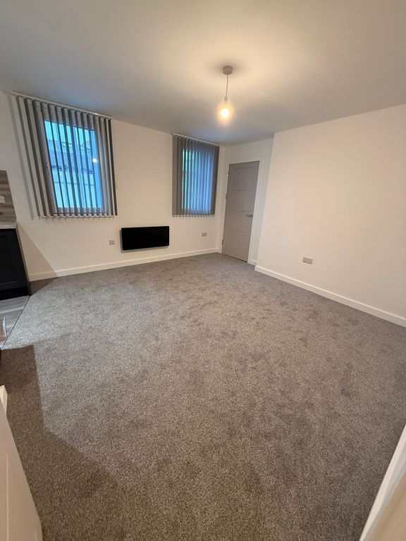 Property photo 2 of 8 5