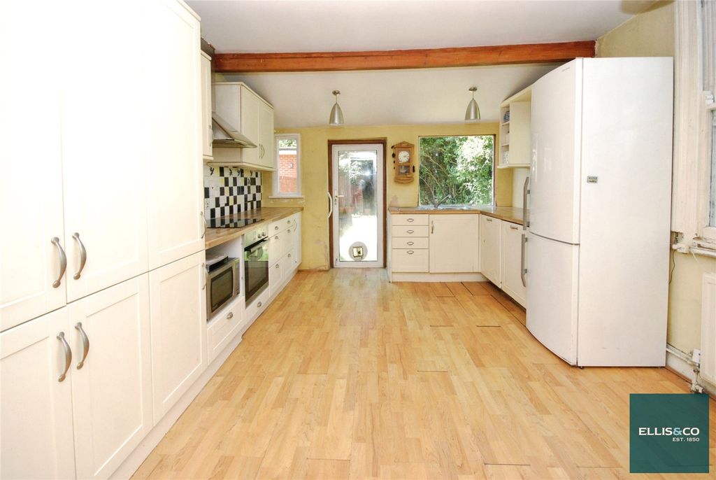 Property photo 2 of 15 Picture No. 22