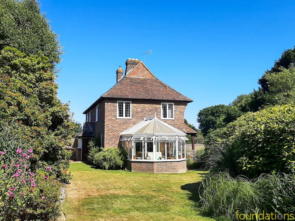Property photo 2 of 22