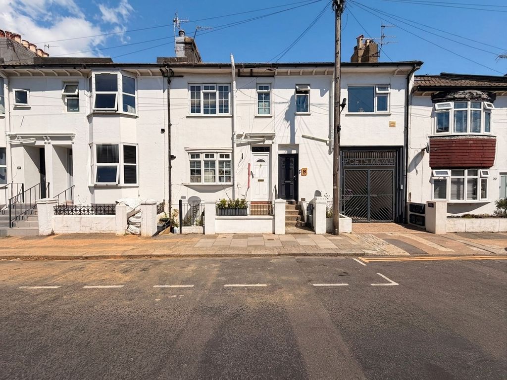 Property photo 1 of 6