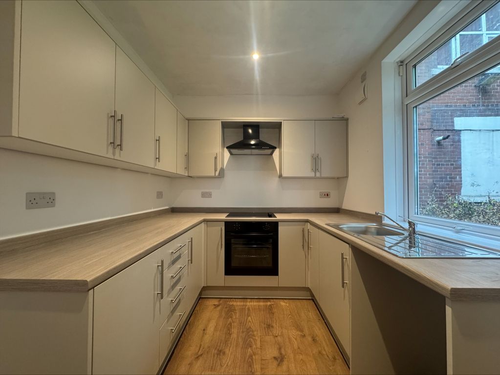 Property photo 2 of 9 Kitchen