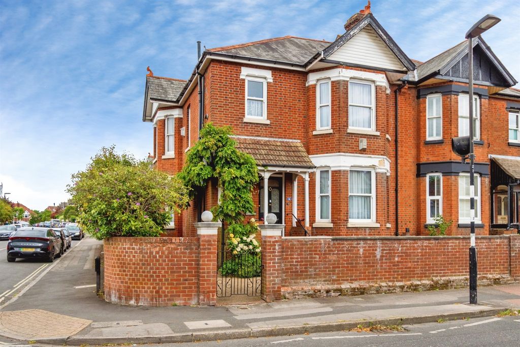 Property photo 1 of 30