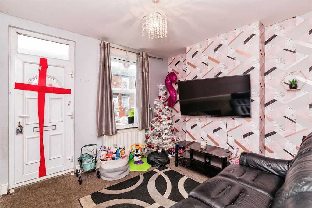 Property photo 2 of 14