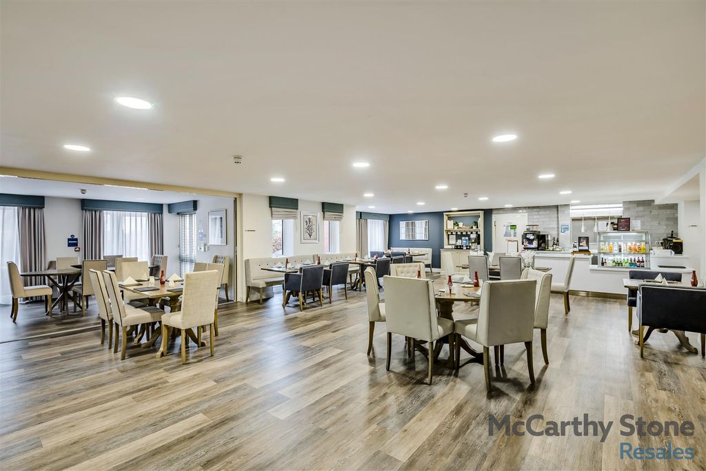 Property photo 2 of 14 8678428-Interior17.Jpg