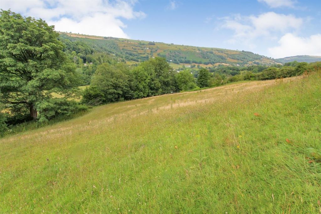 Property photo 3 of 6