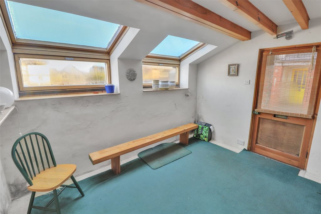 Property photo 2 of 9 Picture No. 12