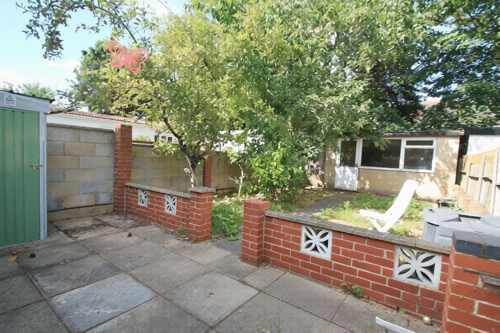 Property photo 2 of 8 Photo 2