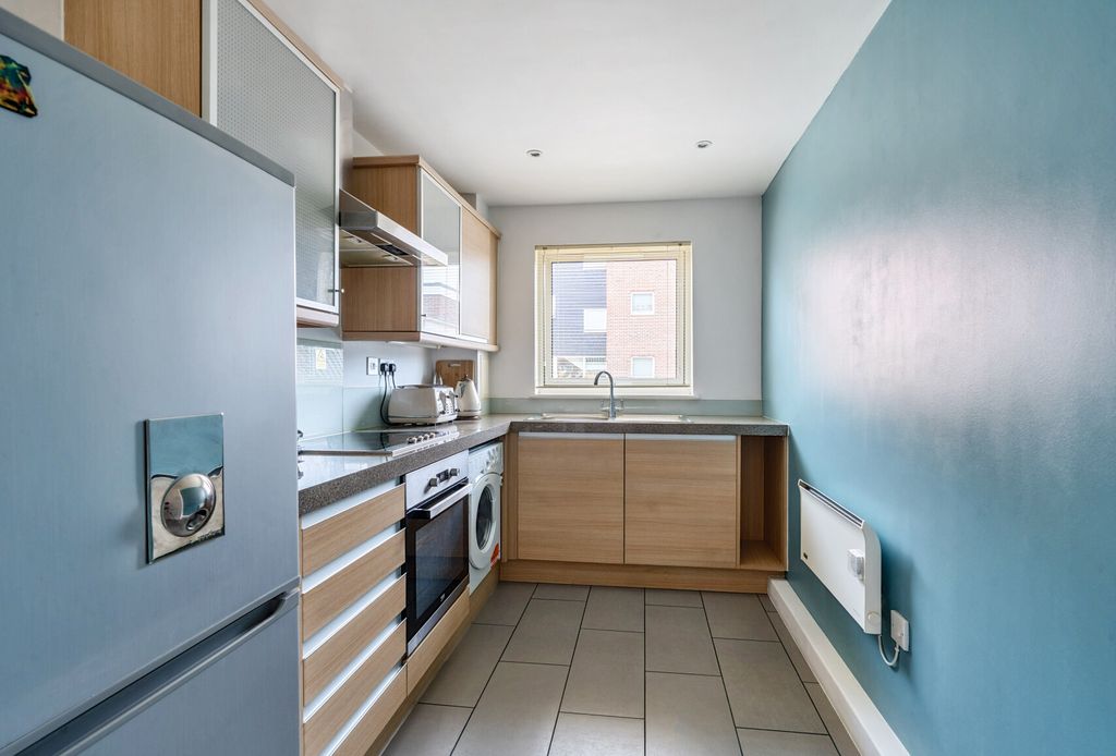 Property photo 3 of 13 1333727-1-688B77c...