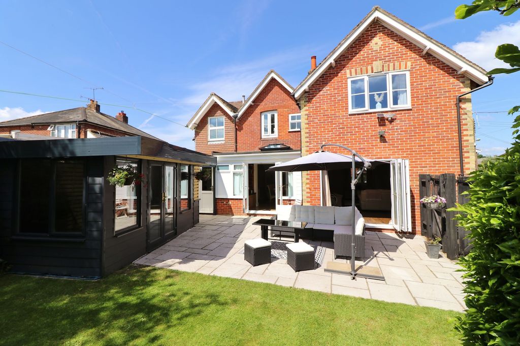 Property photo 1 of 31