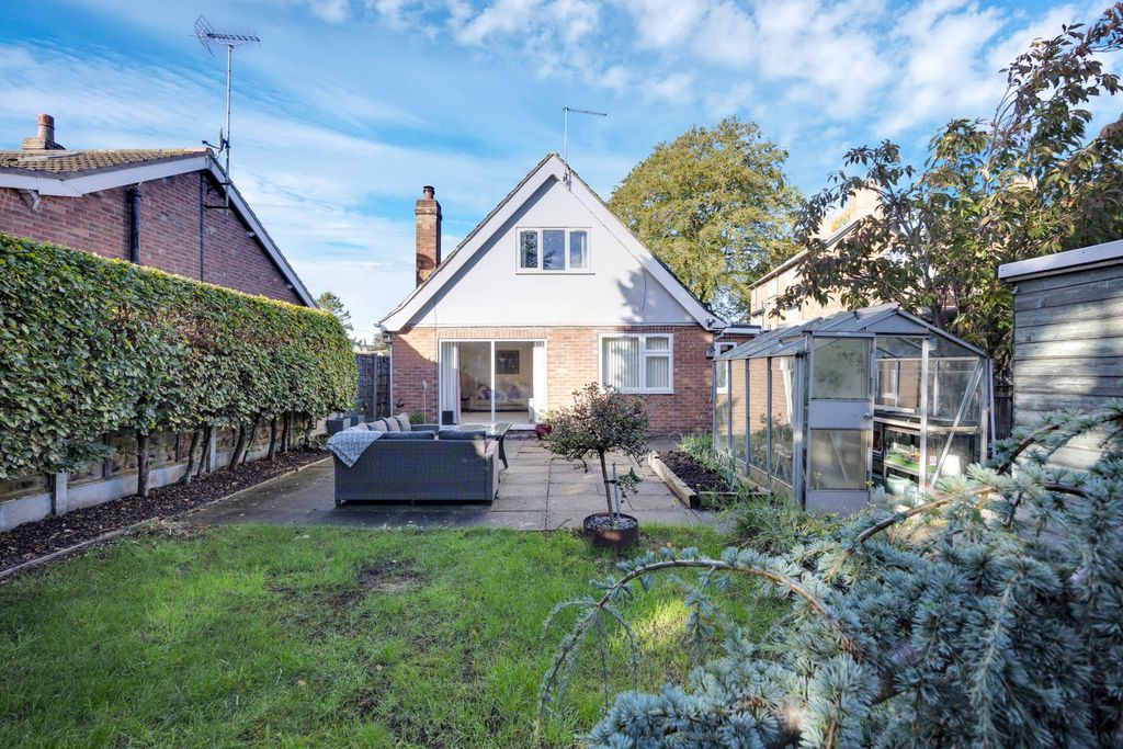 Property photo 1 of 28