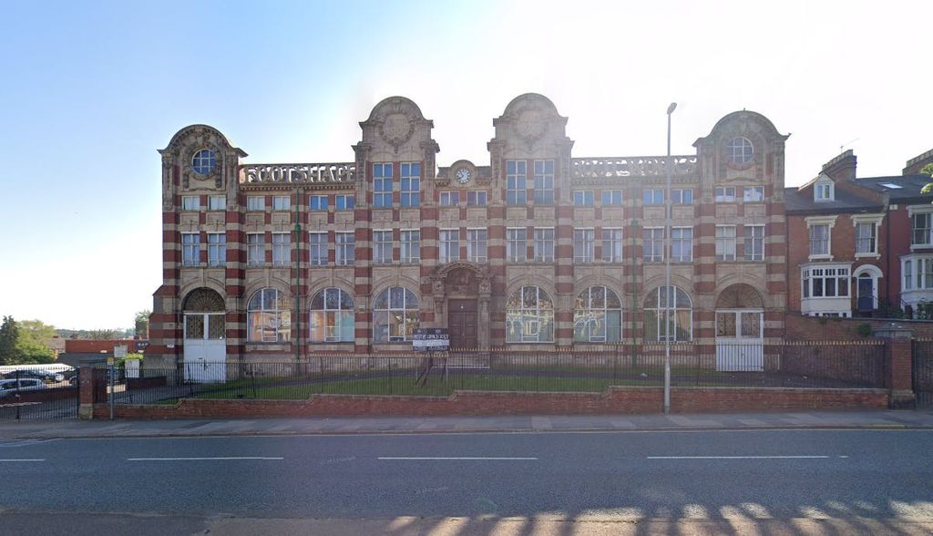 Property photo 1 of 1 Front.Png