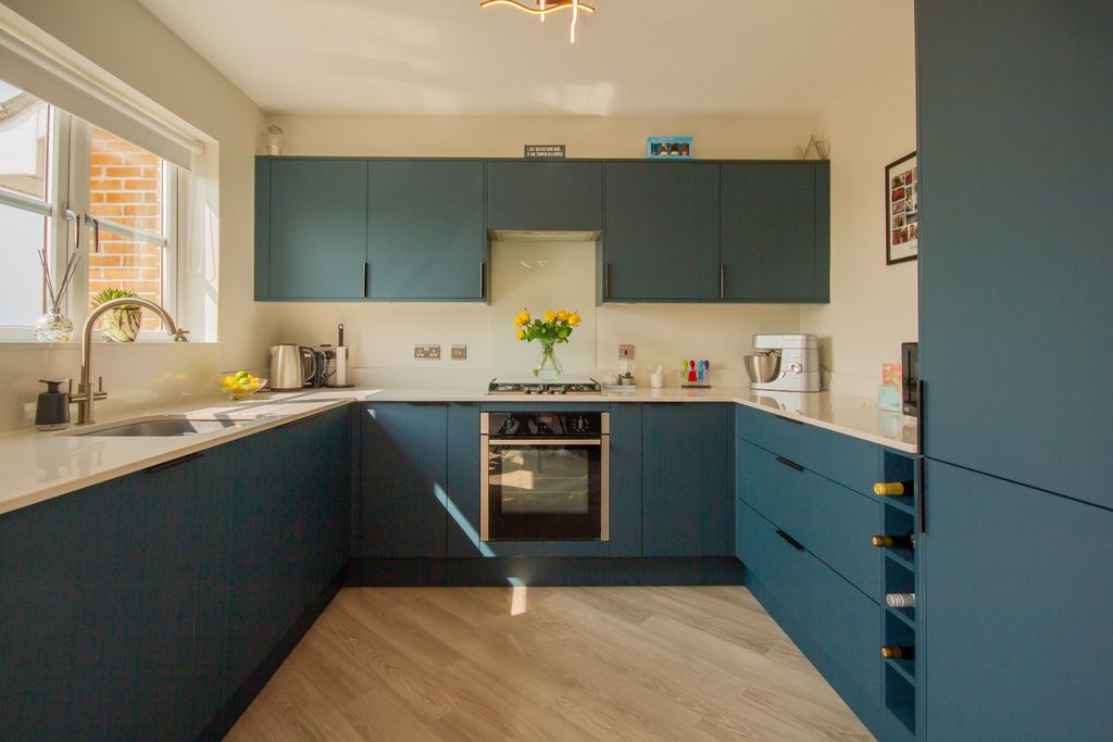 Property photo 2 of 14 Tps 01208 872 728-17