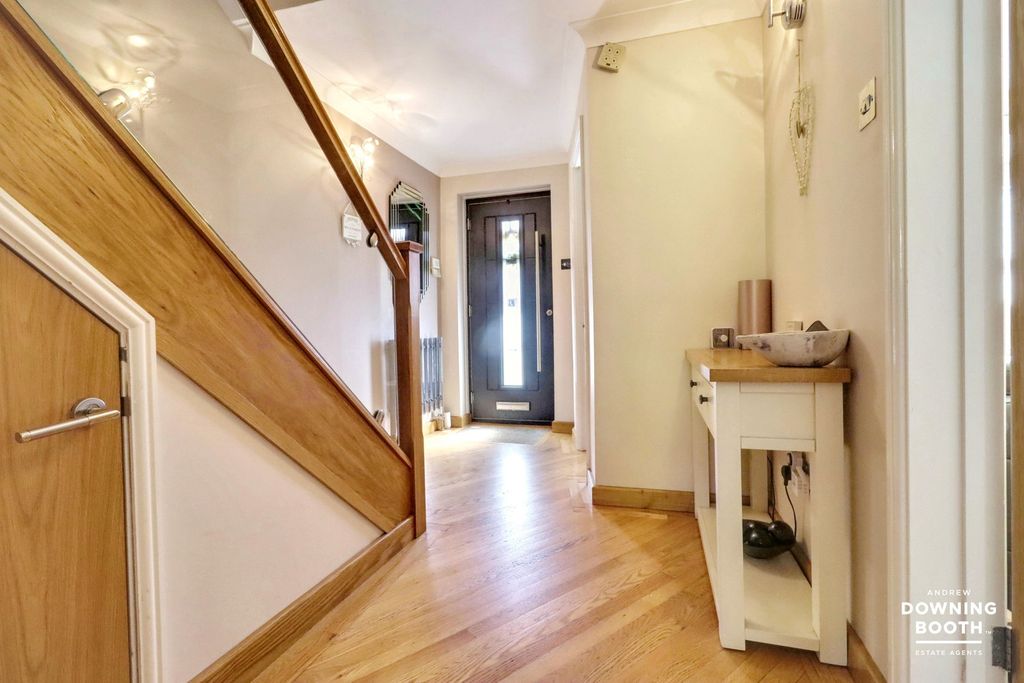 Property photo 3 of 39