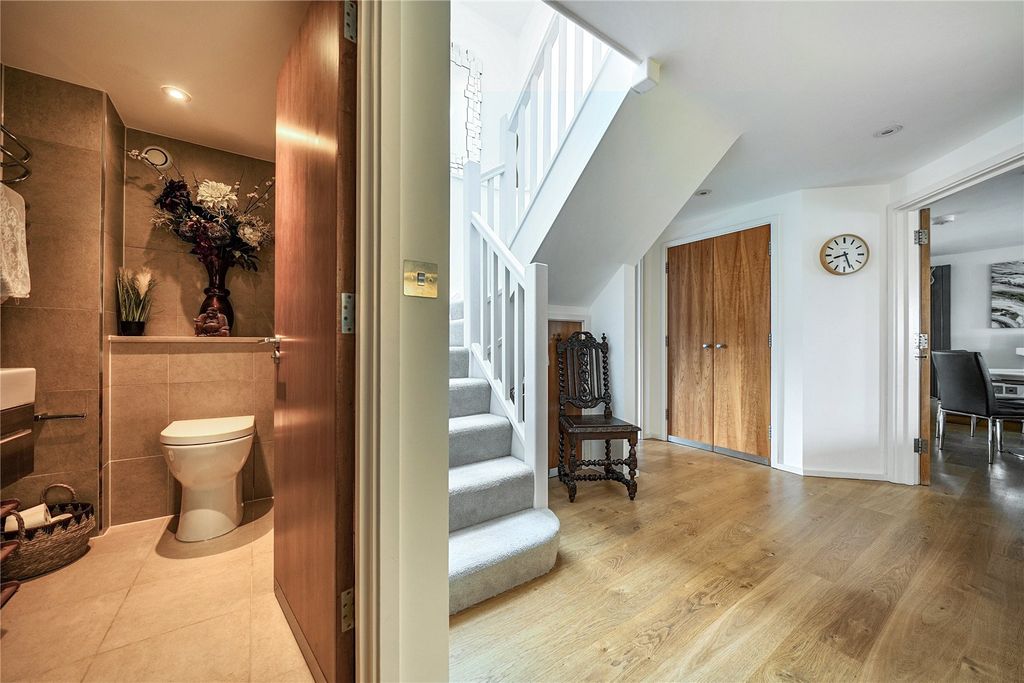 Property photo 2 of 21 Picture No. 20