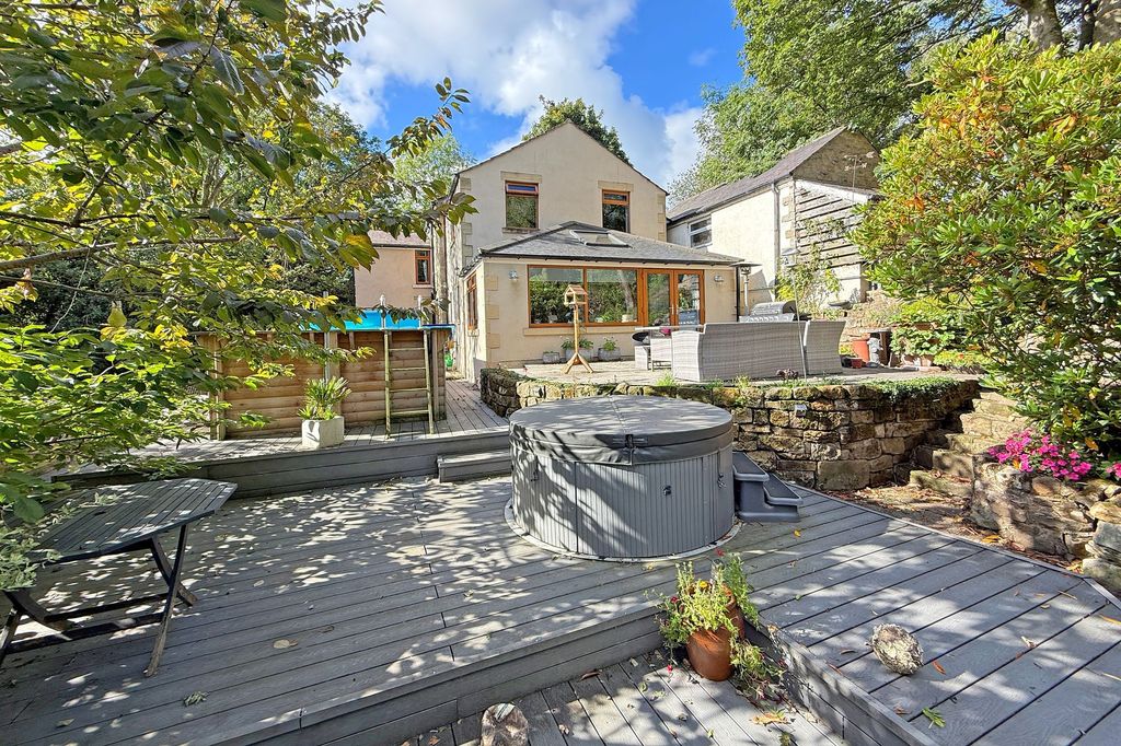 Property photo 1 of 25