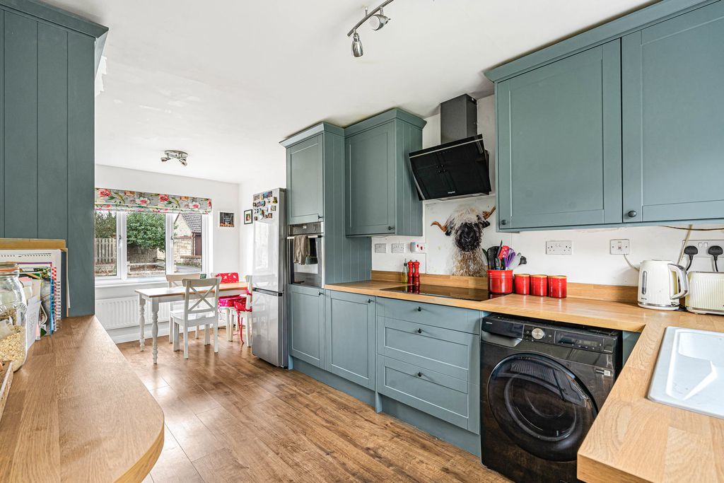 Property photo 2 of 18 16_94713.Jpg