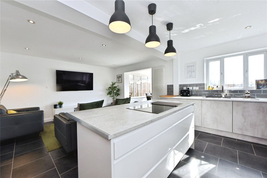 Property photo 2 of 10 Picture No. 18