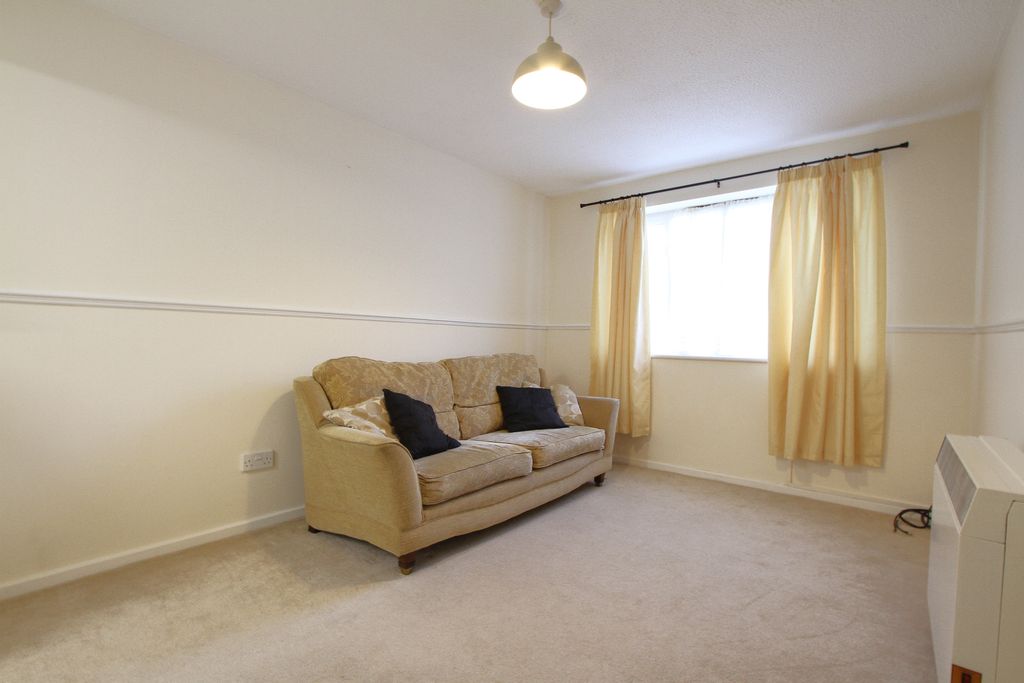 Property photo 3 of 5