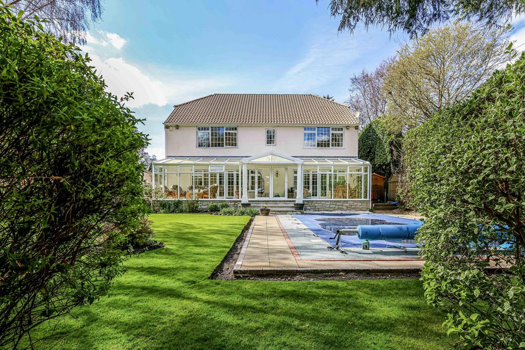 Property photo 1 of 20