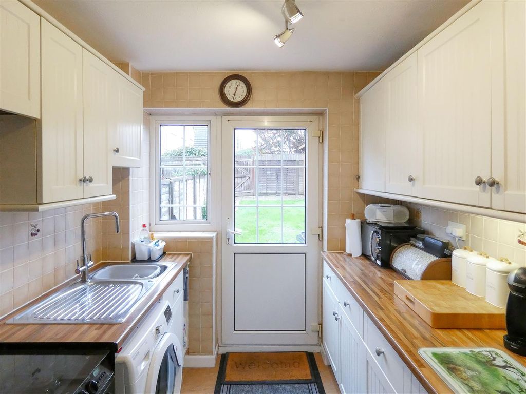 Property photo 3 of 13 Kitchen