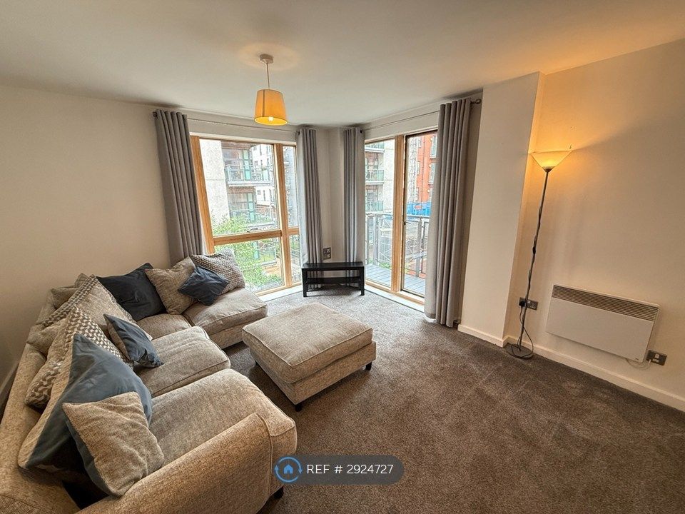 Property photo 1 of 9 Living Room