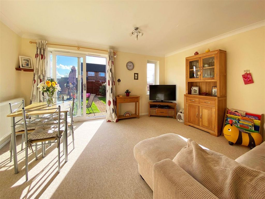 Property photo 2 of 12