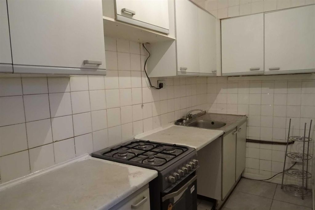 Property photo 3 of 20 131A Kitchen.Jpg