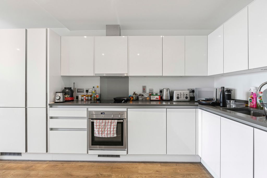 Property photo 3 of 24 Reception/Kitchen