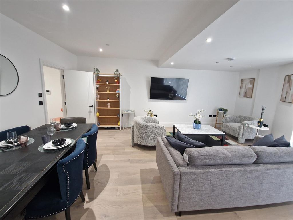 Property photo 2 of 14 20251027_110400.Jpg