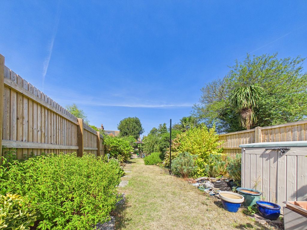 Property photo 2 of 21 Private Garden