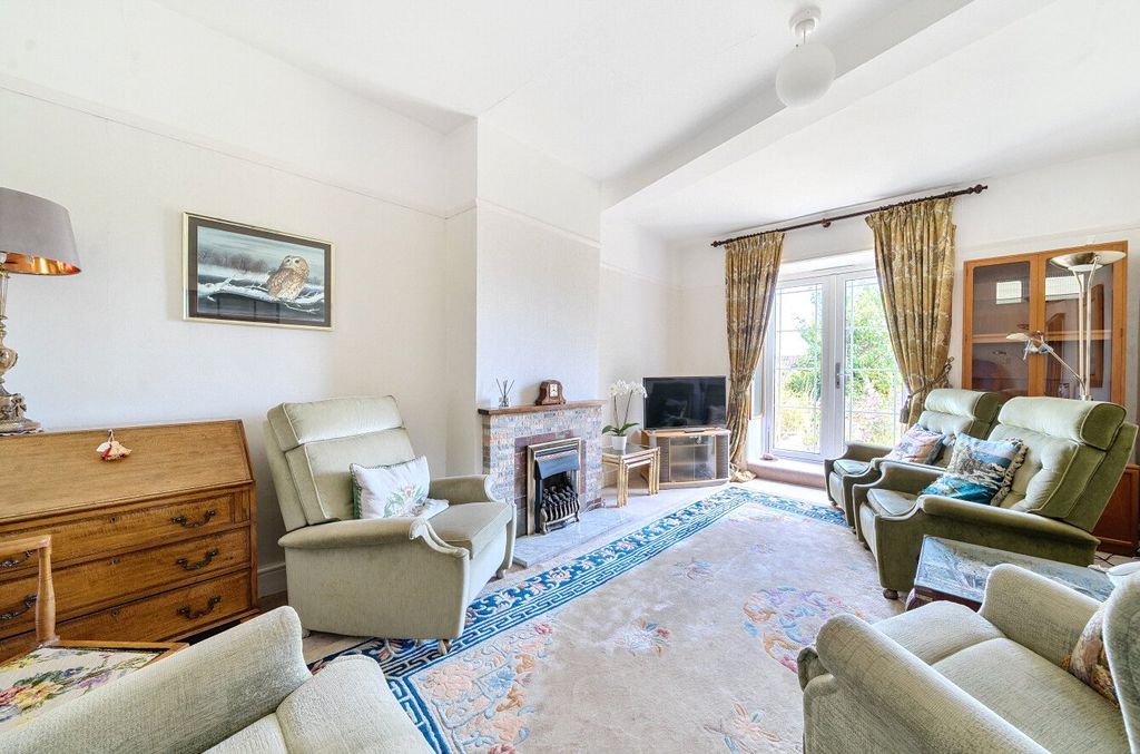 Property photo 2 of 13 Sitting Room