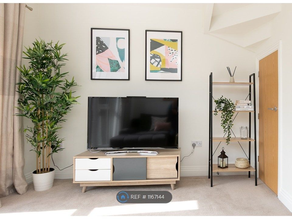 Property photo 2 of 25