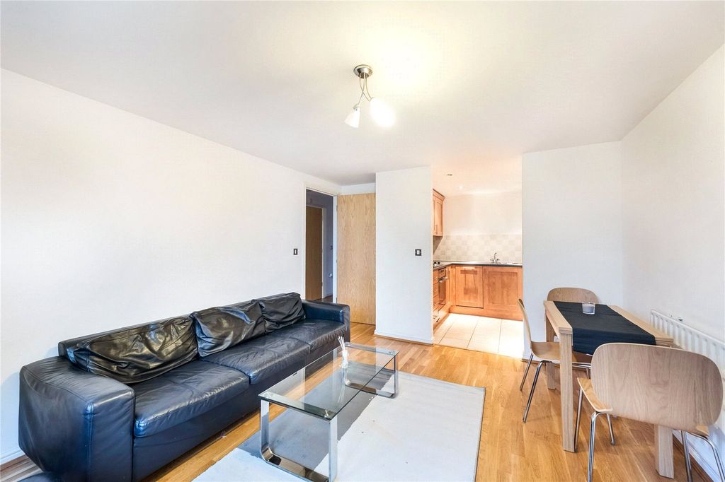 Property photo 3 of 14 Reception