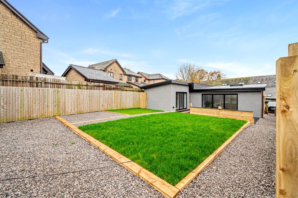 Property photo 1 of 18 3811362