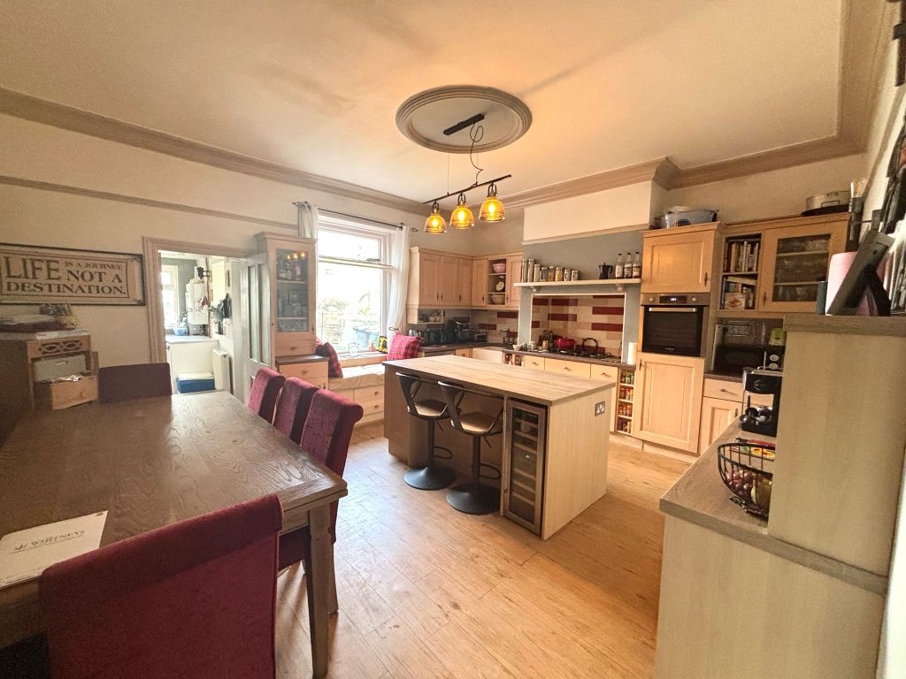 Property photo 1 of 22 Kitchen