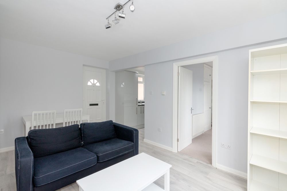 Property photo 1 of 7 Photo 5