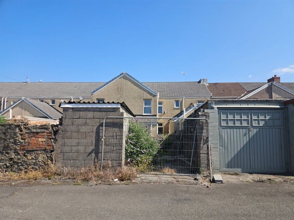 Property photo 2 of 11
