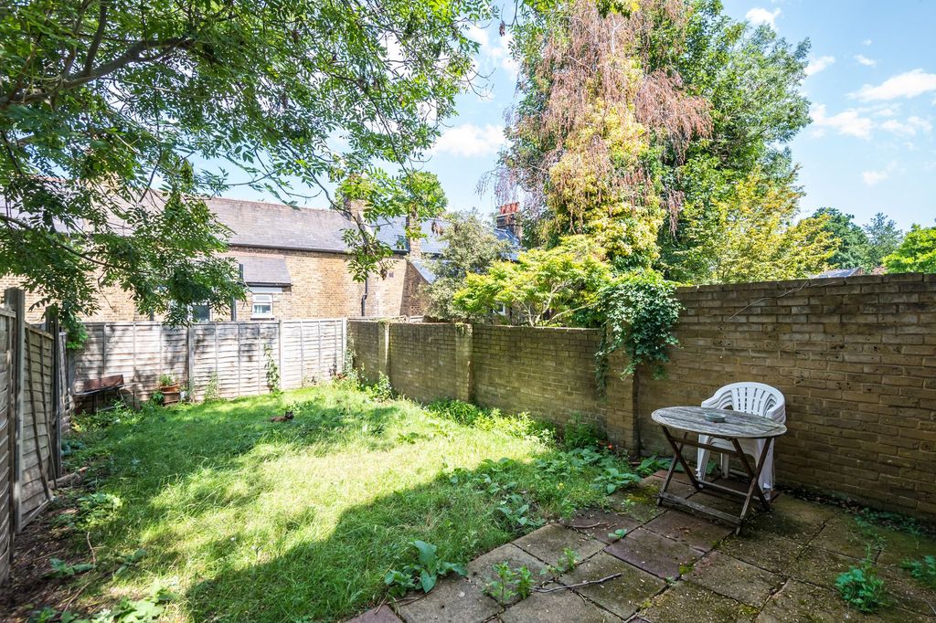 Property photo 2 of 20