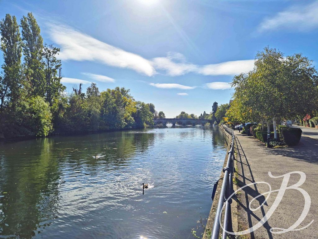 Property photo 2 of 20