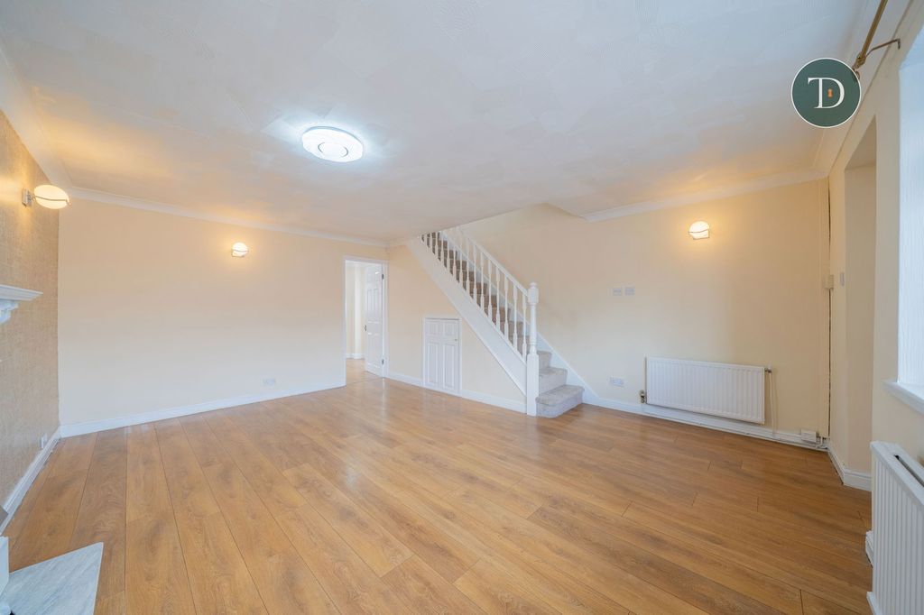 Property photo 3 of 25