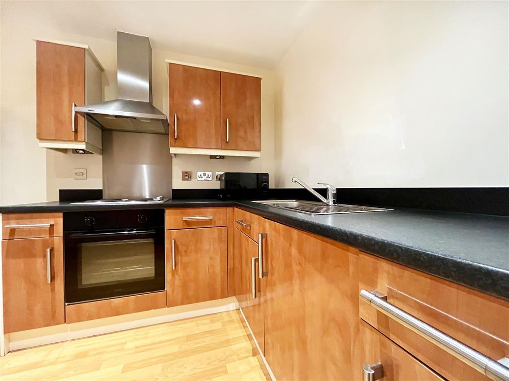 Property photo 2 of 9