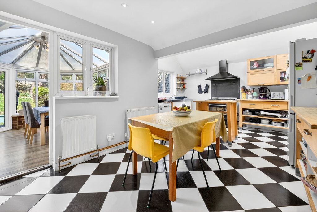 Property photo 3 of 38 Kitchen 2 For Sale 4 Bedroom Semi Detached Bungalow Garden Crystal Palace Se19 Nested Estate Agents Photography By Www.Steele.London